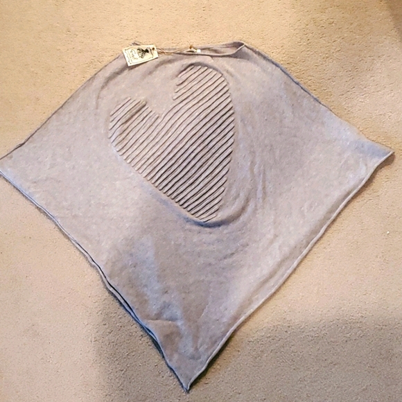 Easel Sweaters - Easel sweater poncho